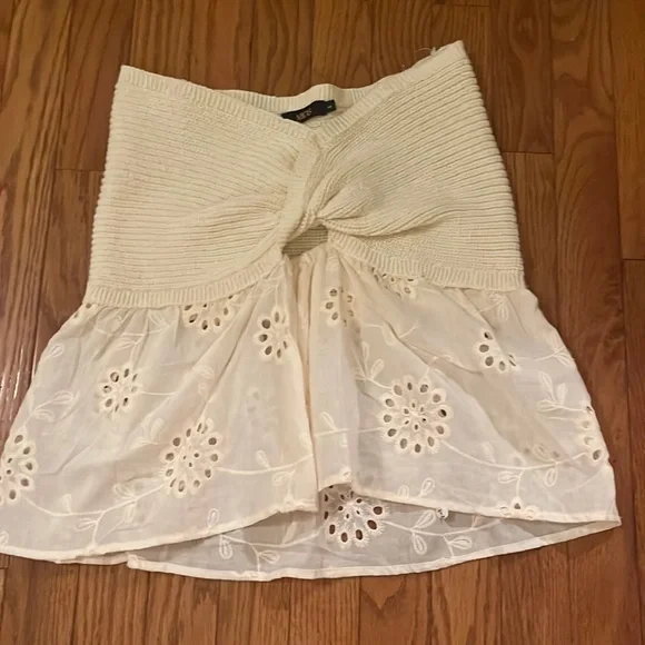 micas knot front knit embroidered tube top